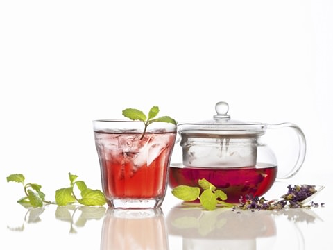 専門家が監修 ハーブティーの効能と上手な取り入れ方