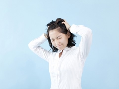 頭皮のフケやかゆみの原因と対策・おすすめのシャンプー方法
