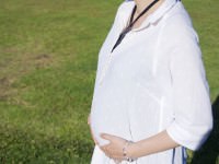 妊娠初期にできるニキビの原因と対処ケア