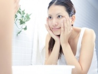 ニキビ跡に効果的な洗顔料「ピーリング石鹸」の成分と注意点