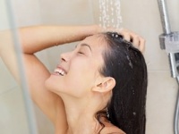 頭皮の乾燥によるフケを防ぐおすすめのシャンプー方法