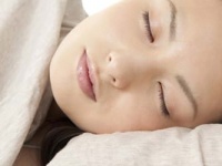 質の高い睡眠でニキビ跡を治すことはできる？