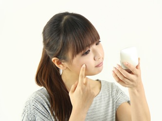 思春期ニキビと大人ニキビの違い