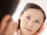顔のたるみを美顔器で改善する方法