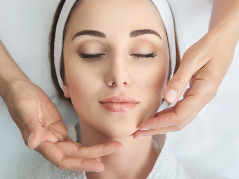 顔の乾燥による皮むけ・かゆみ・赤みなどの症状＆ケア方法