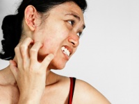 肌がヒリヒリ痛い原因！敏感肌やニキビの悩みも安心の皮膚改善法