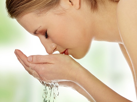 「洗顔しない」は美肌に効果がある？