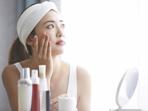 ファンデーションが肌に負担をかけているのでは？と疑問を抱いている女性