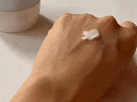 手の甲に塗ってみた