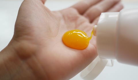 マナラ　ホットクレンジングゲルのテクスチャー