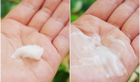 手に取ってテクスチャーを確かめる