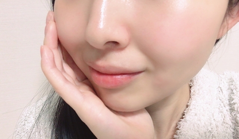 パックしてなめらかな肌