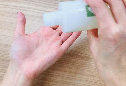 手のひらに出しているところ