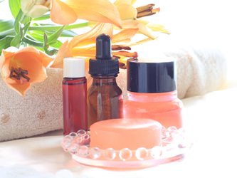 シミをケアする美容液の正しい使い方と注意点