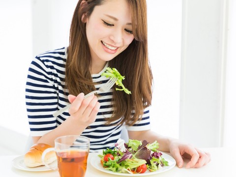 体のむくみ解消に効果的な食べ物とおすすめレシピ