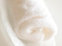 顔のむくみを解消するホットタオル美容