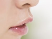 口唇ヘルペスの原因や感染後・再発後の症状